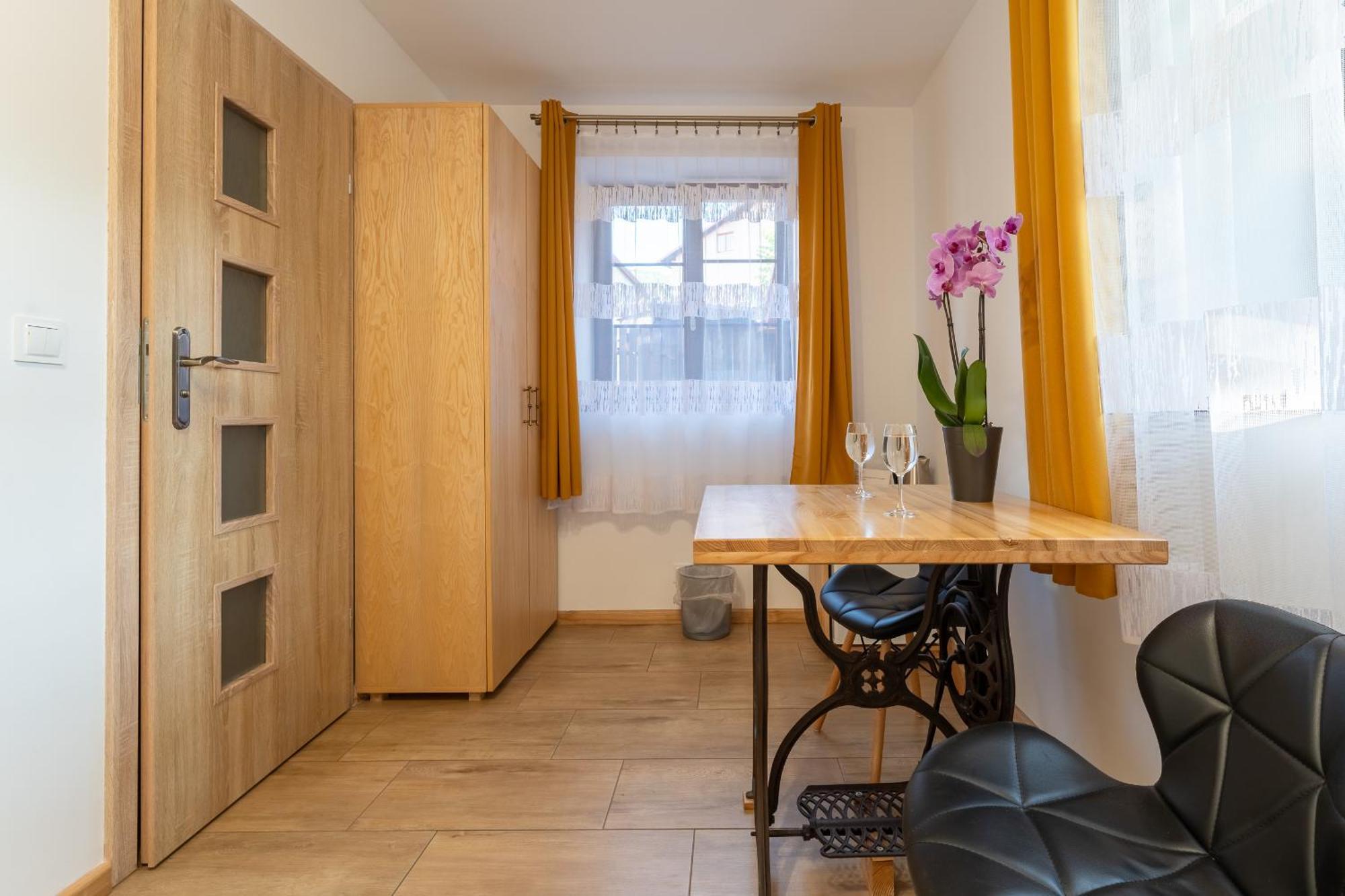 Dom Krawca - Pod Chojnikiem Apartment Jelenia Gora Exterior photo
